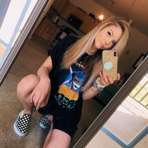 Meet your Posher, Carrie